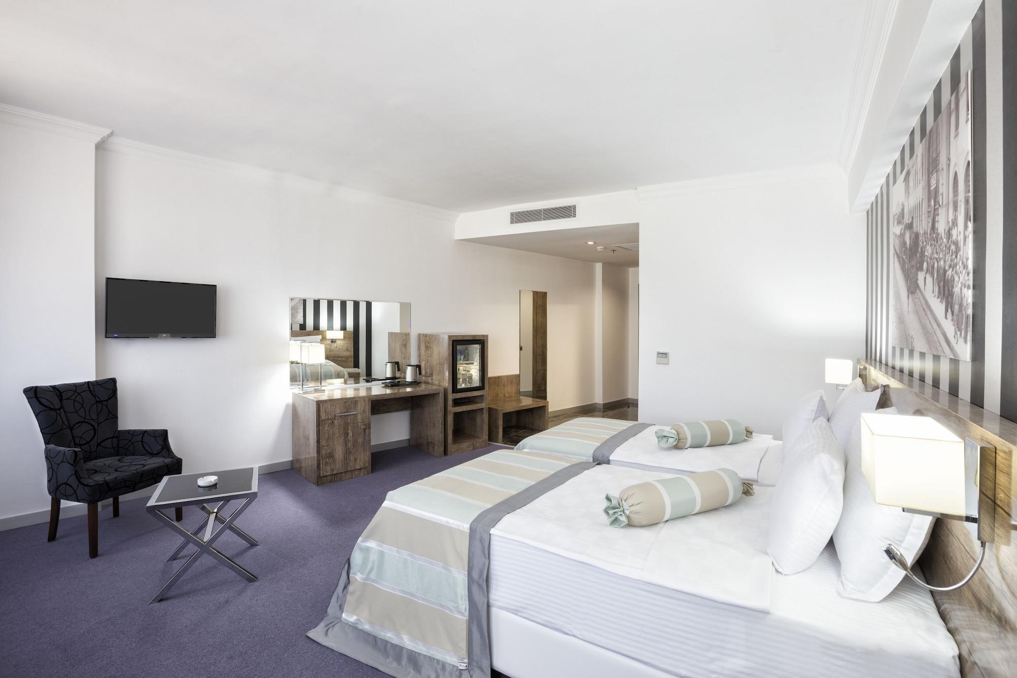 Ramada By Wyndham